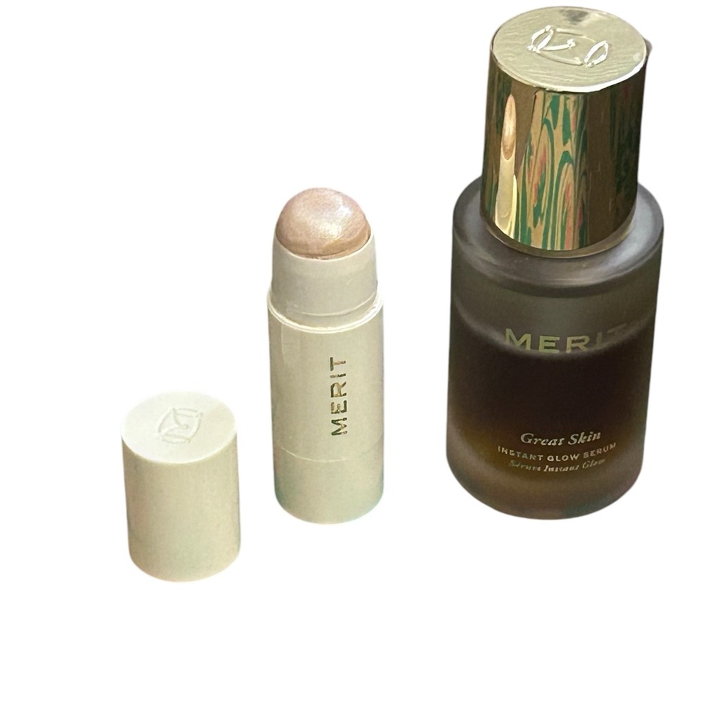 Merit Beauty - Instant glow serum 
Highlighter